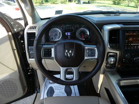 Used 2017 RAM 1500 Laramie w/ Convenience Group AWD/4WD image 11