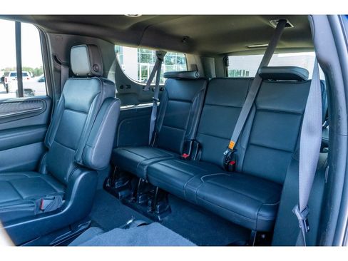 Used 2024 GMC Yukon XL Denali AWD/4WD image 14
