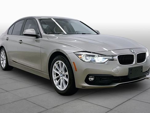 Used 2018 BMW 320i Sedan RWD image 3