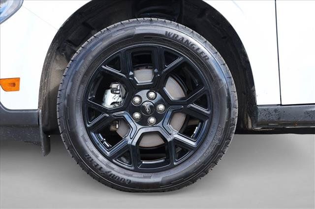 Used 2025 Ford Maverick Lariat w/ Black Appearance Package AWD/4WD image 9
