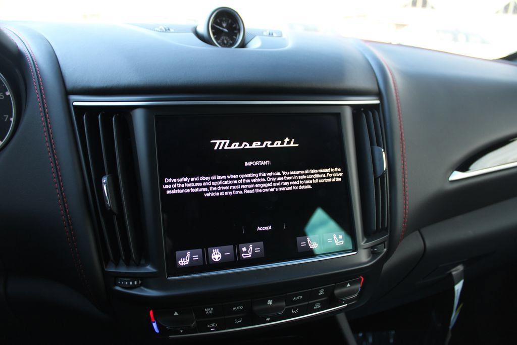 Used 2024 Maserati Levante GT Ultima AWD/4WD image 19