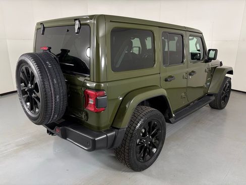 Used 2021 Jeep Wrangler Unlimited Sahara w/ Cold Weather Group image 10