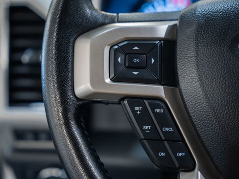 Used 2022 Ford F350 Lariat w/ Chrome Package image 36