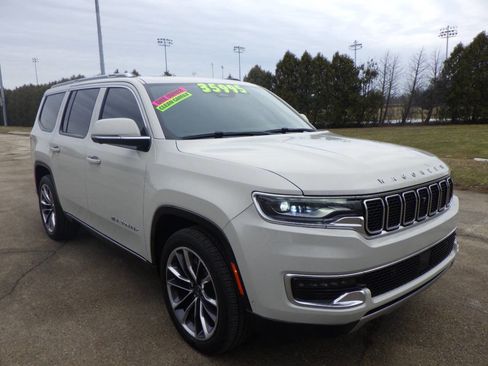 Used 2022 Jeep Wagoneer Series III w/ Premium Group I image 5