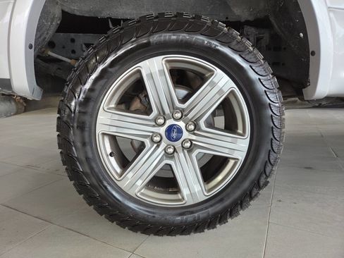 Used 2018 Ford F150 XLT w/ Equipment Group 302A Luxury AWD/4WD image 12
