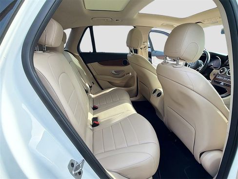 Used 2022 Mercedes-Benz GLC 300 4MATIC image 36