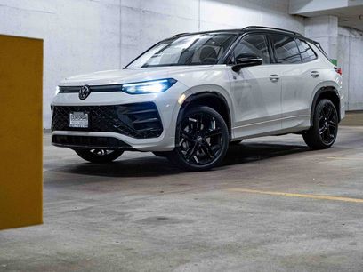 New 2026 Volkswagen Tiguan SE R-Line