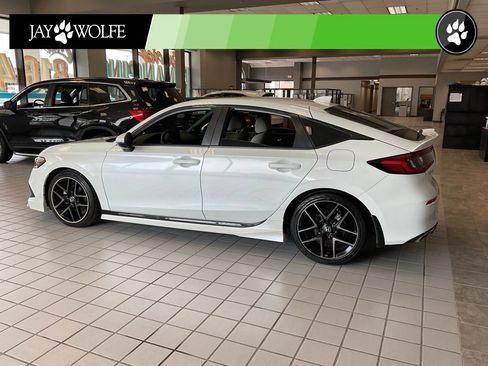 Used 2023 Honda Civic Sport Touring image 4