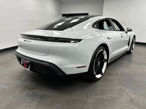 Used 2020 Porsche Taycan 4S image 8