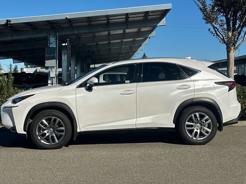 Used 2015 Lexus NX 300h AWD image 7