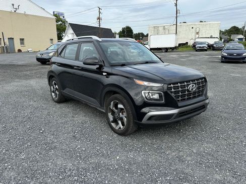 Certified 2023 Hyundai Venue SEL FWD image 2