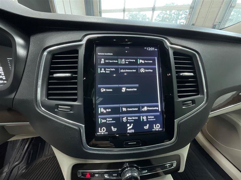 Used 2019 Volvo XC90 T5 Momentum w/ Protection Package Premier FWD image 18