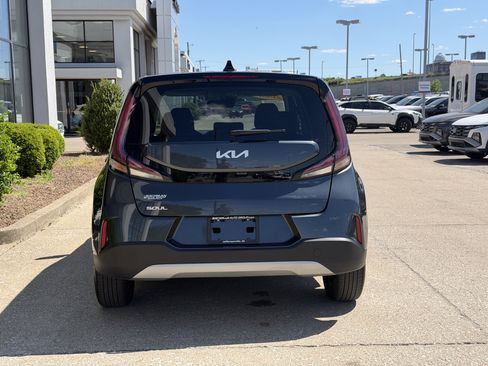 Used 2025 Kia Soul LX FWD image 6
