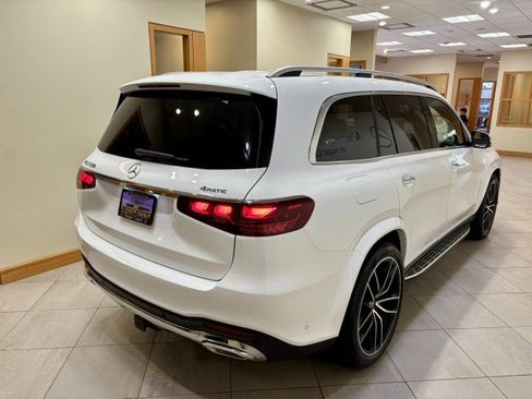 New 2026 Mercedes-Benz GLS 580 4MATIC image 5