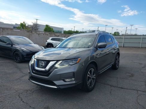 Used 2017 Nissan Rogue SL w/ SL Premium Package FWD image 3
