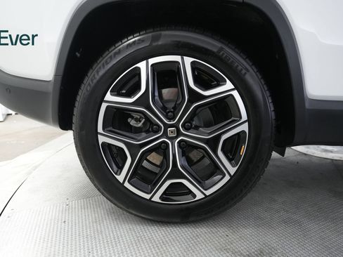 Used 2025 Rivian R1S Adventure AWD/4WD image 22