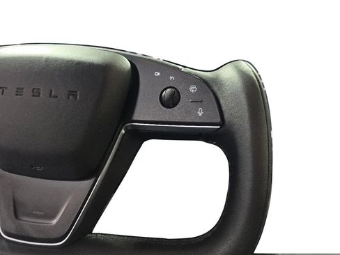 Used 2022 Tesla Model S Plaid image 32