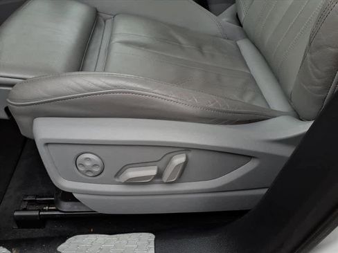 Used 2024 Audi Q5 2.0T Premium Plus image 15