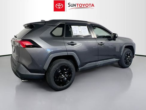 Used 2019 Toyota RAV4 LE image 4