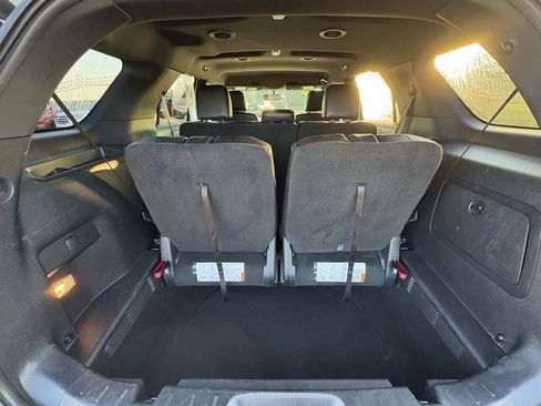 Used 2017 Ford Explorer XLT w/ Equipment Group 202A image 22