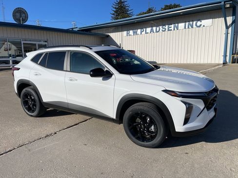 New 2026 Chevrolet Trax LT w/ Sunroof Package image 21