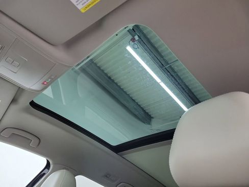 Used 2021 Volkswagen Atlas SE image 21