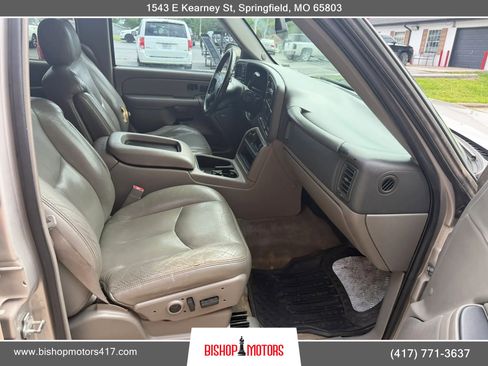 Used 2004 Chevrolet Tahoe LT w/ LT Preferred Equipment Group AWD/4WD image 12