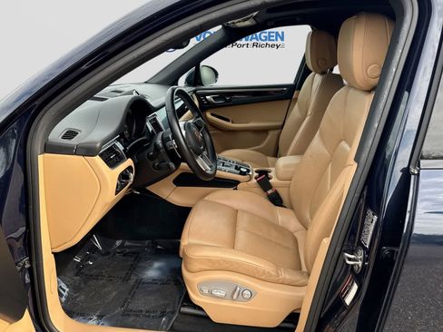 Used 2018 Porsche Macan AWD/4WD image 23