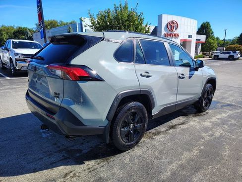 Used 2023 Toyota RAV4 XLE AWD/4WD image 4