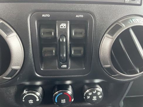 Used 2018 Jeep Wrangler Unlimited Sport w/ Dual Top Group AWD/4WD image 22