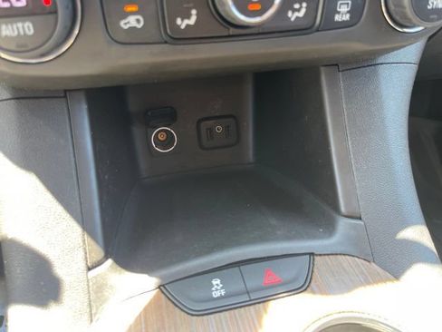 Used 2019 GMC Acadia SLE w/ LPO, Floor Liner Package FWD image 10