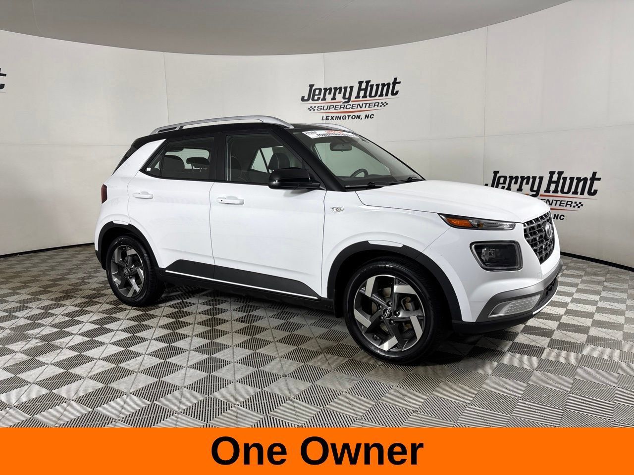 Used 2022 Hyundai Venue Limited FWD image 4
