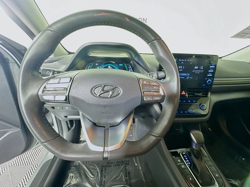 Used 2022 Hyundai Ioniq SE image 15
