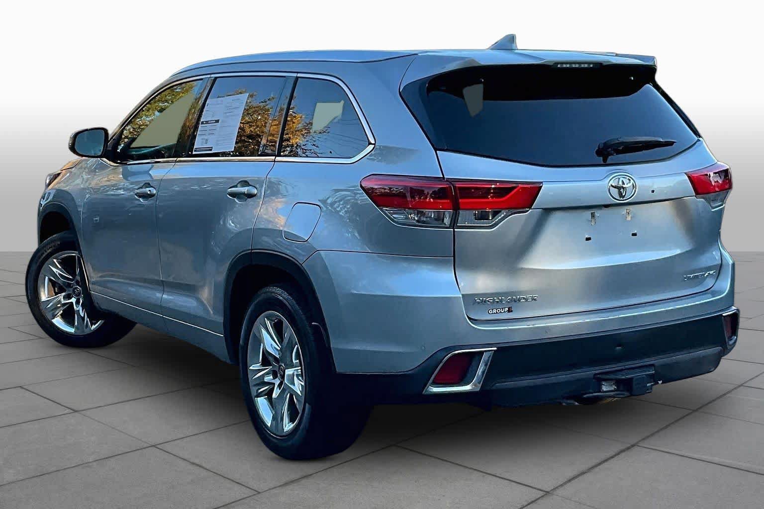 Certified 2018 Toyota Highlander Limited AWD/4WD image 11