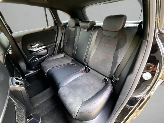 Used 2023 Mercedes-Benz GLA 250 4MATIC image 28