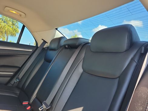 Used 2021 Chrysler 300 Touring L RWD image 13