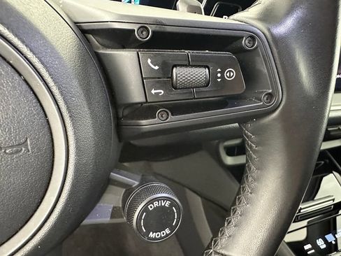 Certified 2024 Porsche Cayenne w/ Premium Package Plus (PFM) AWD/4WD image 25