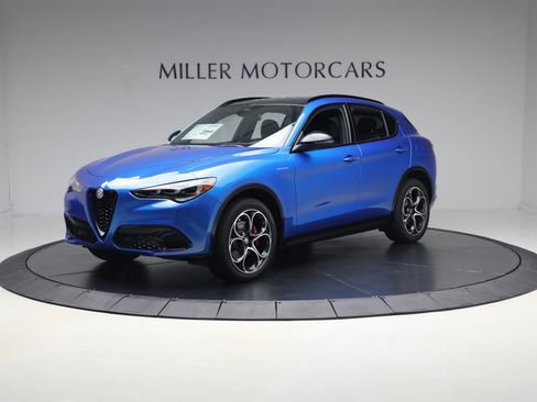 New 2026 Alfa Romeo Stelvio Sprint AWD/4WD image 2