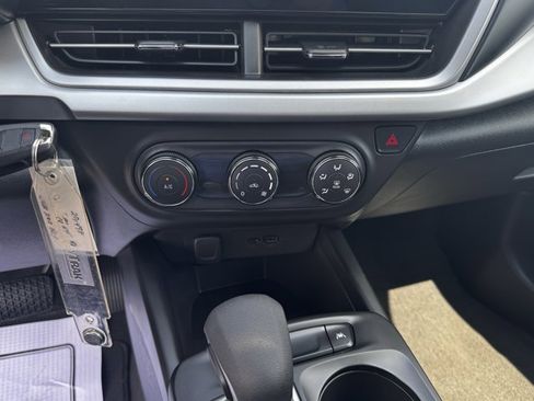 Used 2025 Chevrolet Trax LS image 18