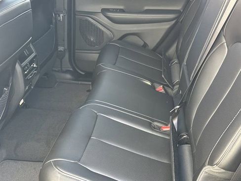 New 2025 Jeep Grand Cherokee Limited w/ Luxury Tech Group II image 23