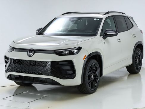 New 2026 Volkswagen Tiguan SE R-Line image 40