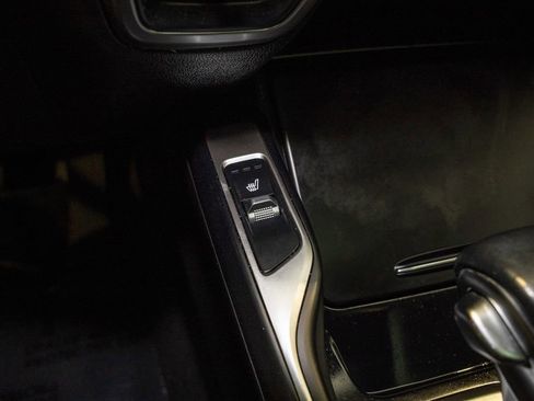 Used 2022 Kia Sorento S w/ Panoramic Sunroof Package image 16