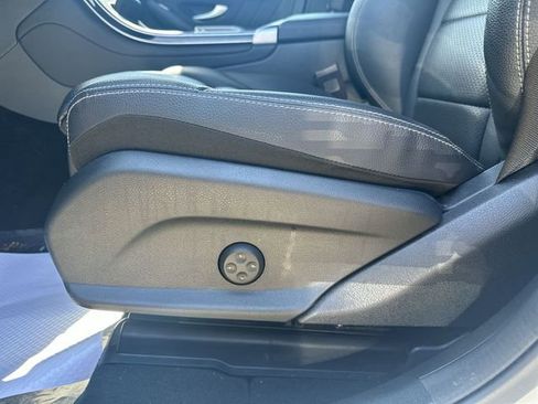 Used 2022 Mercedes-Benz GLC 300 4MATIC image 37