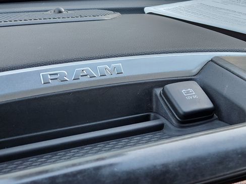 Used 2021 RAM 2500 Big Horn w/ Level 1 Equipment Group image 30