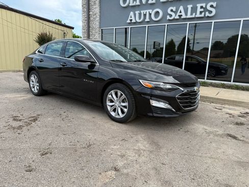 Used 2020 Chevrolet Malibu LT FWD image 2
