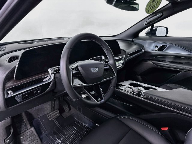 Used 2024 Cadillac Lyriq Tech w/ Driver Assist Package AWD/4WD image 18