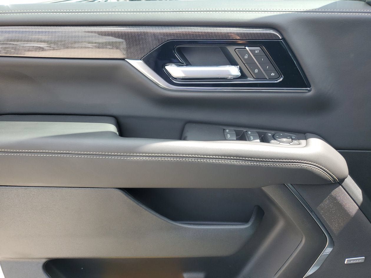 New 2026 GMC Yukon XL Elevation RWD image 17