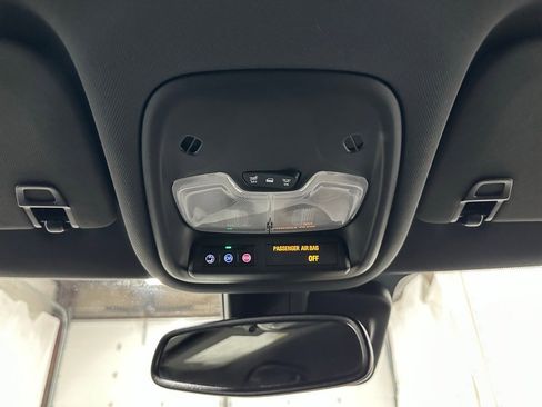 Used 2024 Chevrolet TrailBlazer RS w/ Convenience Package image 39