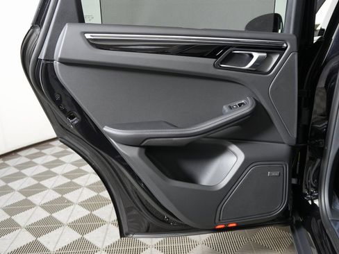 New 2026 Porsche Macan image 31