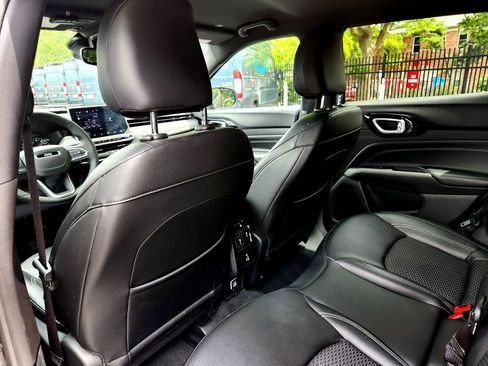 Used 2024 Jeep Compass Latitude w/ Convenience Group image 15